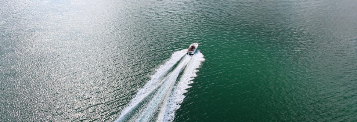 Speed boat